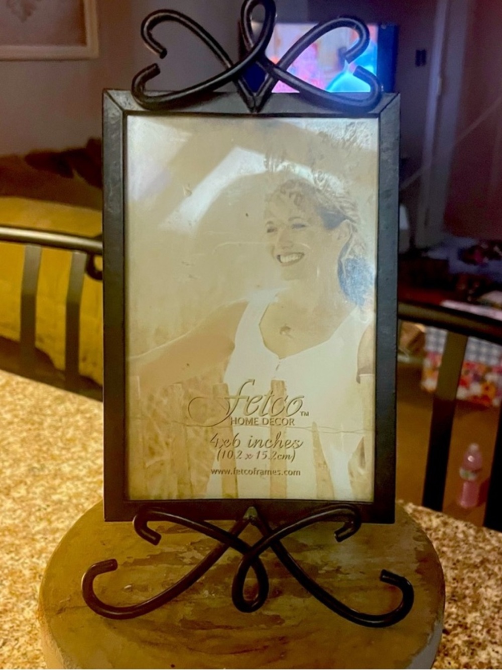 Fetco Black Metal Scrollwork Photo Frame. Holds  4x6” photo